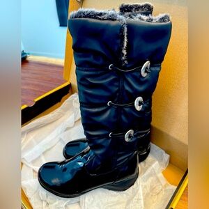 Khombu Abigail Black Faux Fur Lined Quilted Winter Snow Boots Womens Size 6